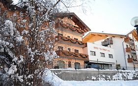 Family Hotel La Perla