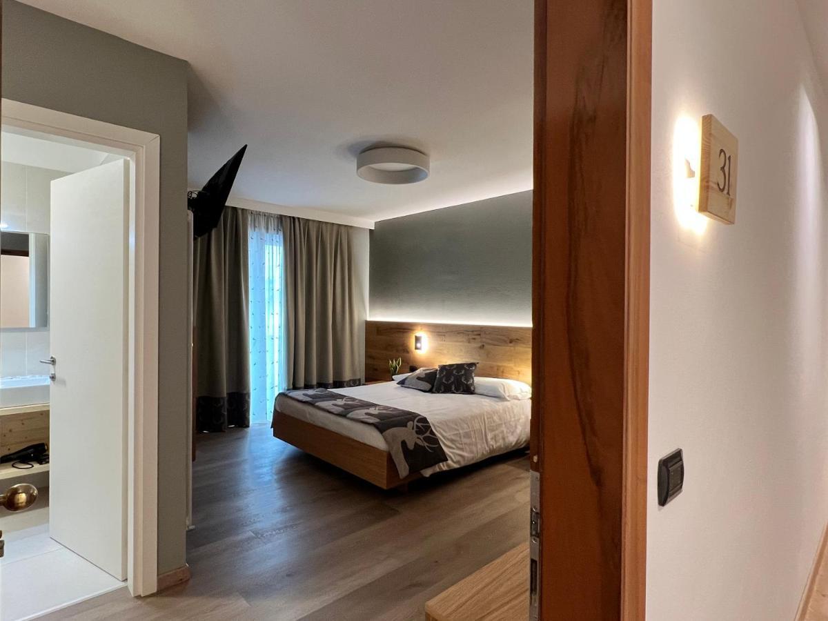 Family Hotel La Perla Fiera Di Primiero Esterno foto