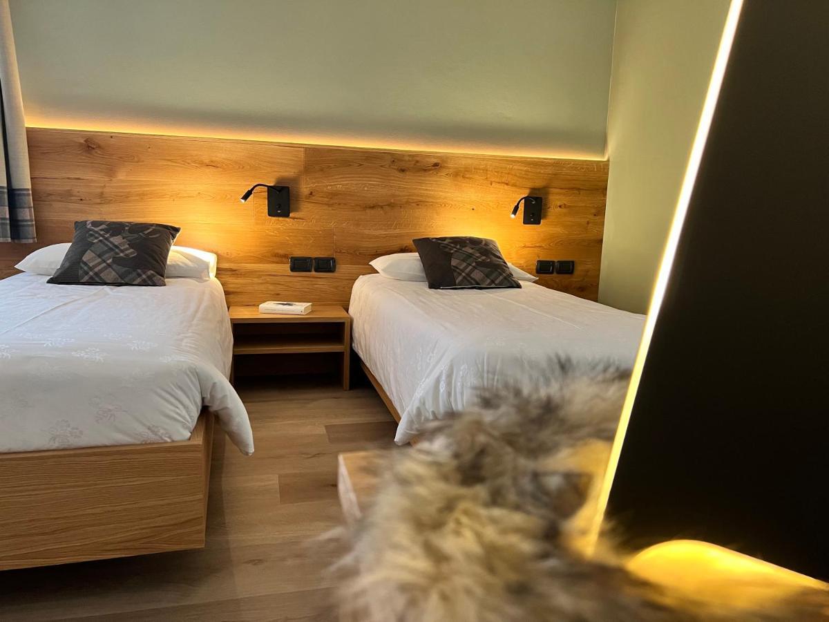 Family Hotel La Perla Fiera Di Primiero Esterno foto