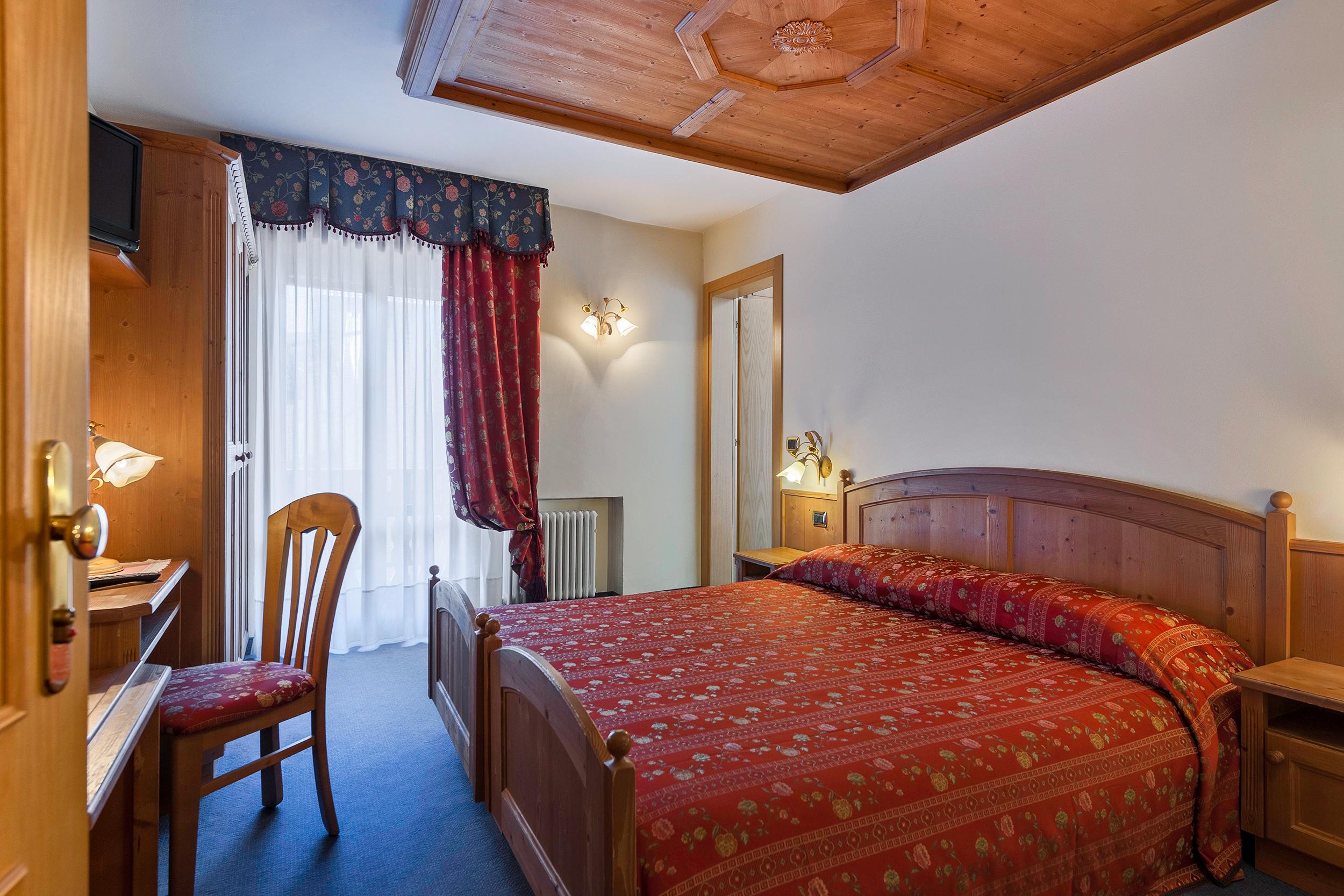 Family Hotel La Perla Fiera Di Primiero Esterno foto