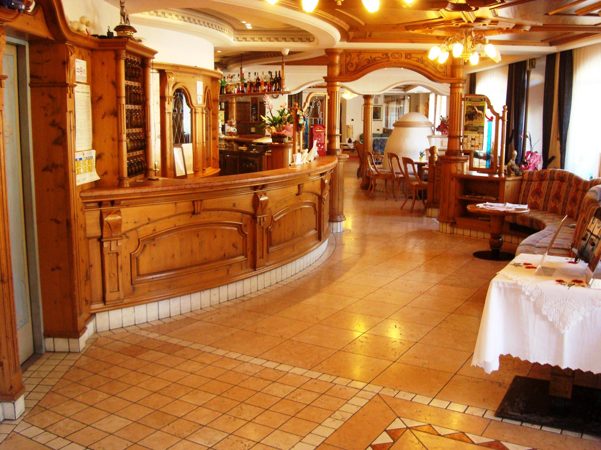 Family Hotel La Perla Fiera Di Primiero Esterno foto