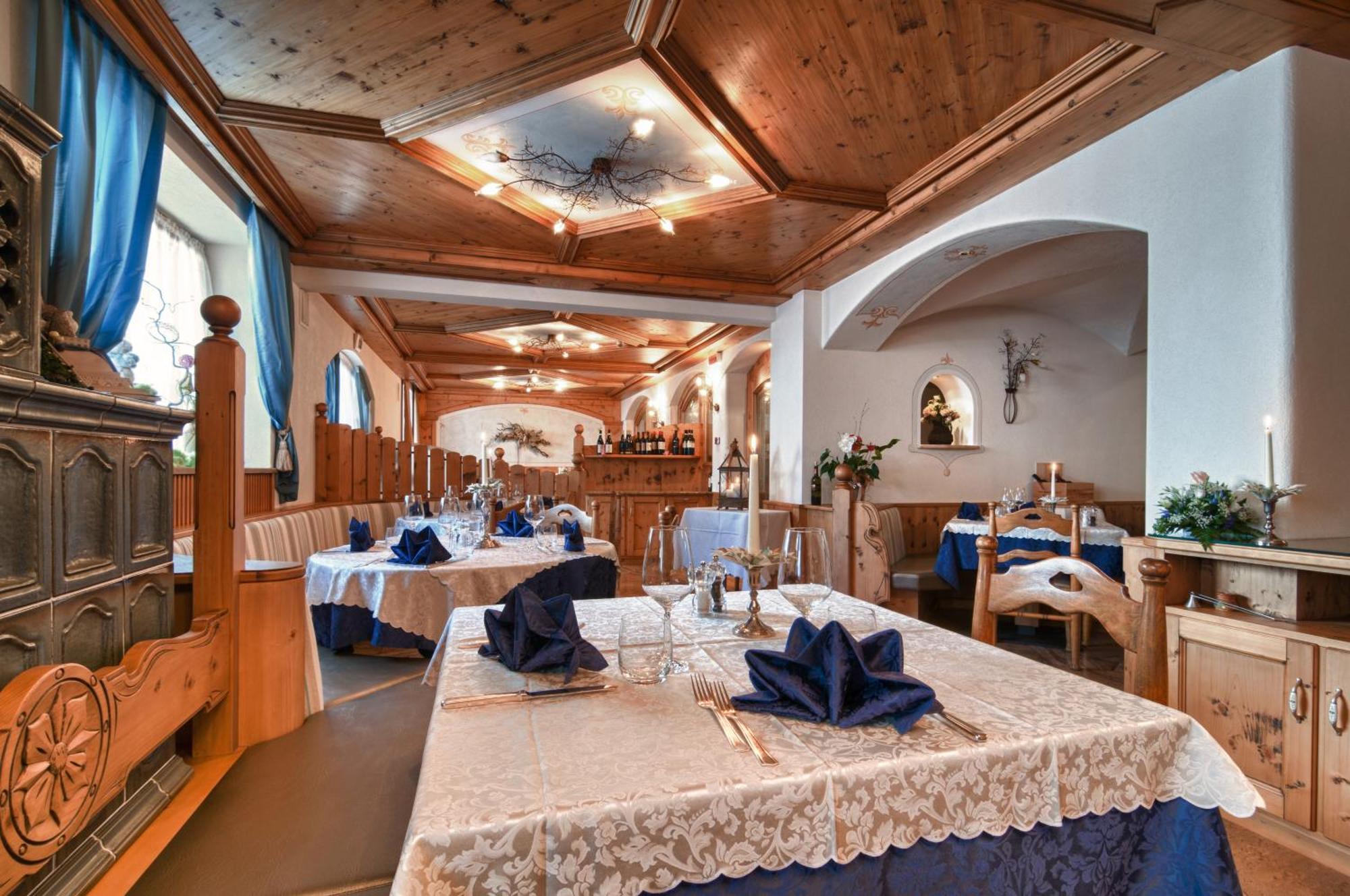 Family Hotel La Perla Fiera Di Primiero Esterno foto