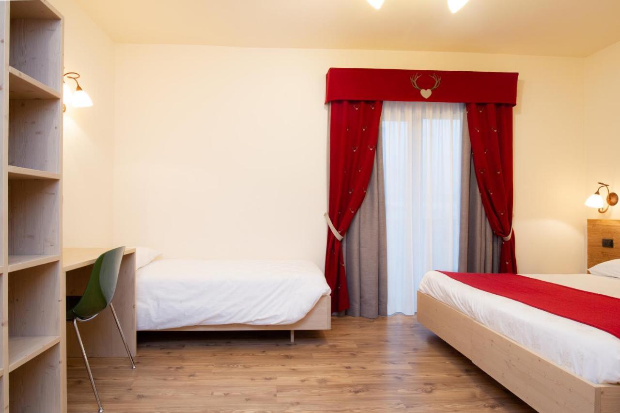 Family Hotel La Perla Fiera Di Primiero Esterno foto