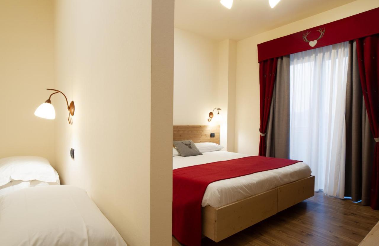 Family Hotel La Perla Fiera Di Primiero Esterno foto